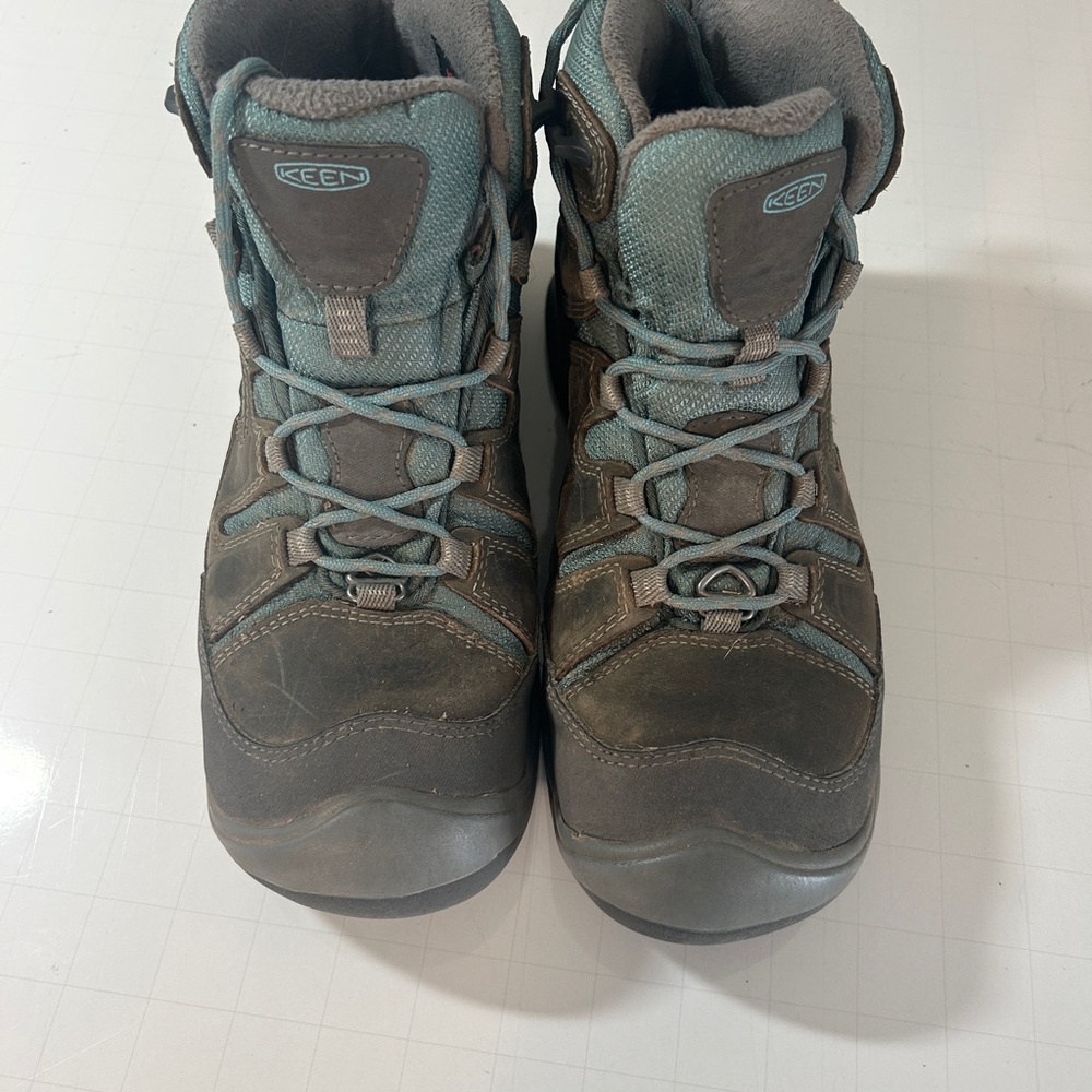 Keen women’s circadian mid waterproof hiking boots